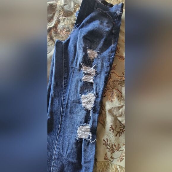 Torrid Sky High Skinny distressed jeans - Picture 8 of 14